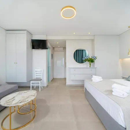 Finikas Luxury Thassos Golden 크리시 아모우디아