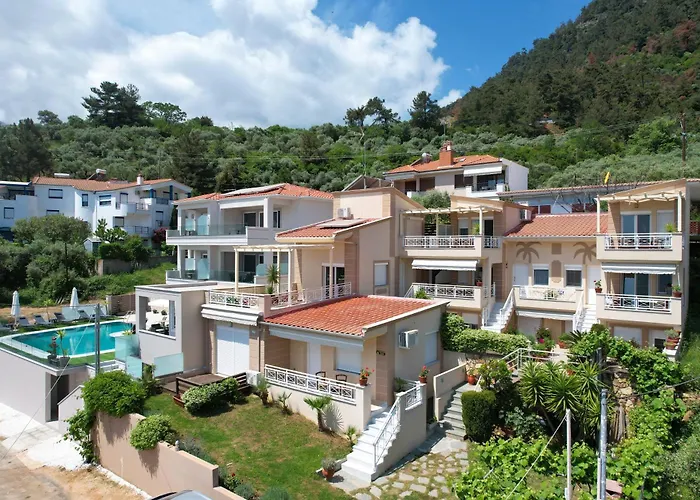 Finikas Luxury Thassos Golden 크리시 아모우디아