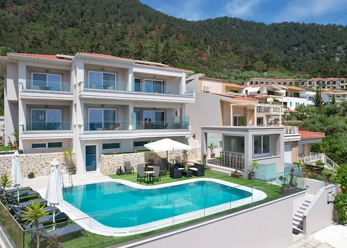 Finikas Luxury Thassos Golden 크리시 아모우디아