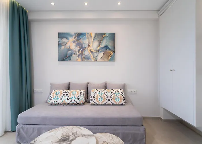 Finikas Luxury Thassos Golden *