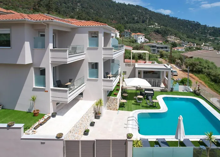 Finikas Luxury Thassos Golden *